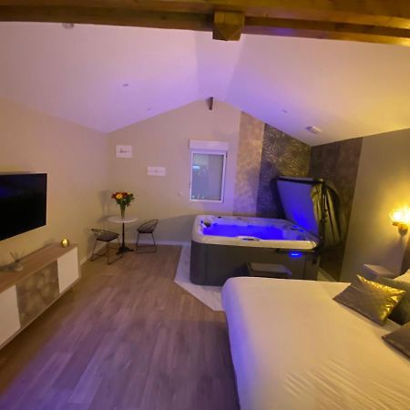 Bed and Breakfast Le Cocoon D'Emy Louvetot Екстер'єр фото