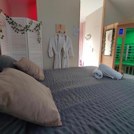 Bed and Breakfast Le Cocoon D'Emy Louvetot Екстер'єр фото