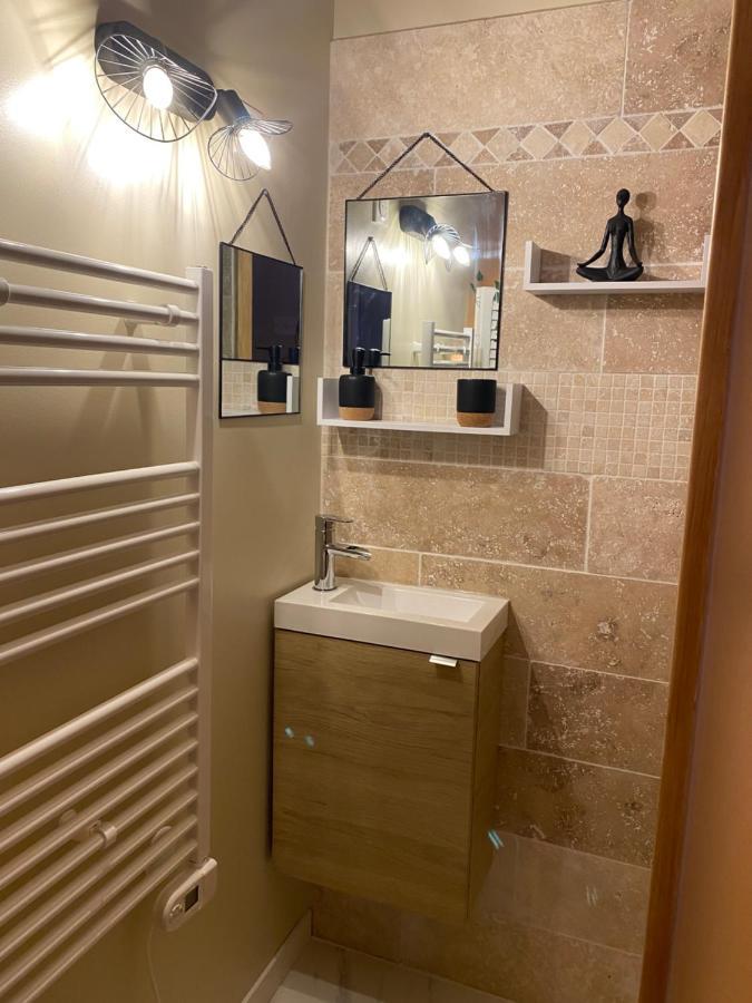 Bed and Breakfast Le Cocoon D'Emy Louvetot Екстер'єр фото