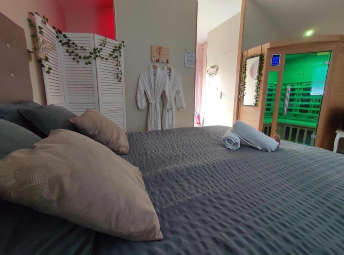 Bed and Breakfast Le Cocoon D'Emy Louvetot Екстер'єр фото